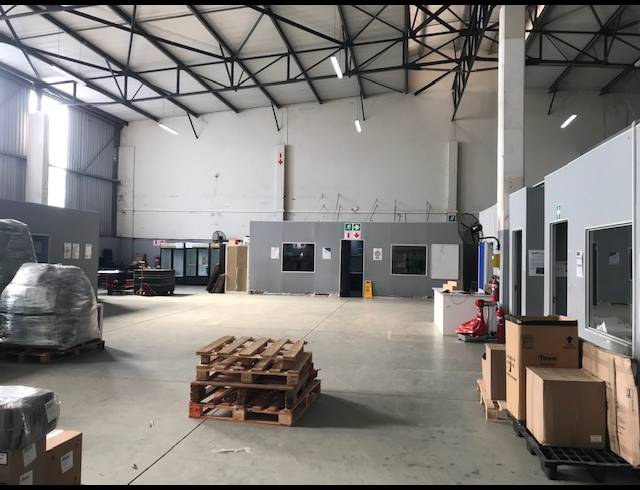 1,008M² WAREHOUSE TO LET IN RIVERHORSE VALLEY